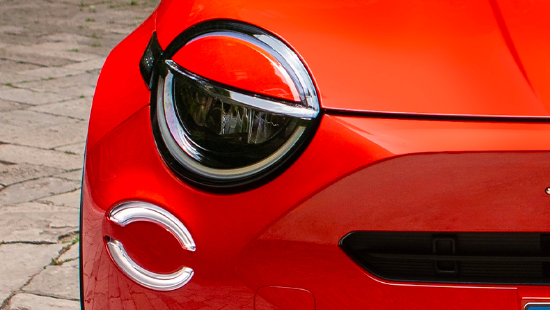 Nærbilde av Fiat 600e lykter