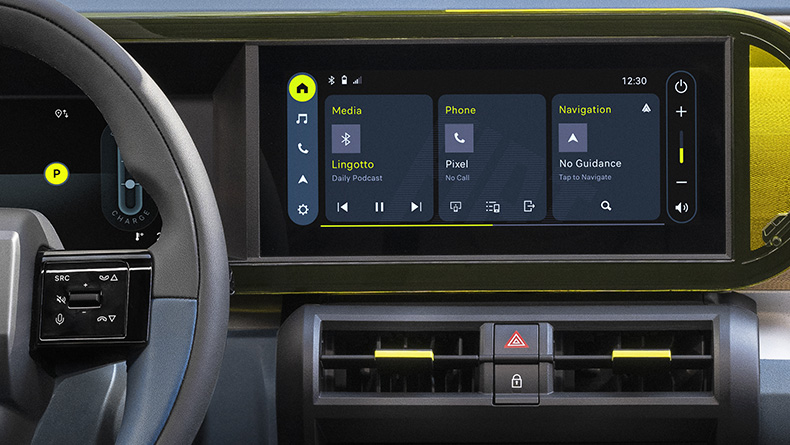 Bilde av frontlys og forhjulet på en blå Fiat